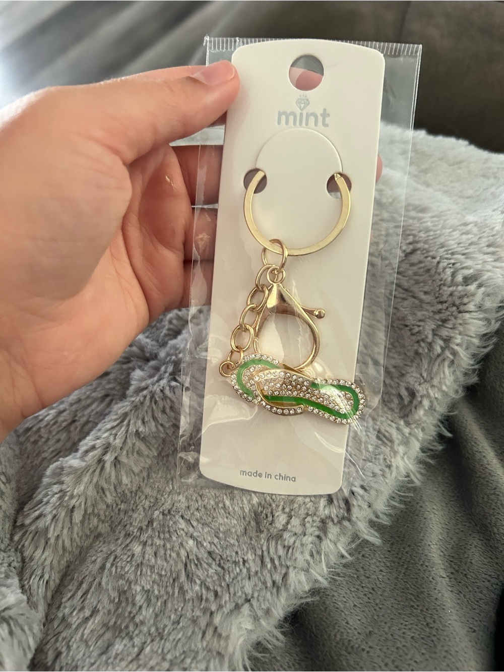 5/$25 sandal Mint Gold-tone Key Ring with Green Enamel & Clear Crystal Knot